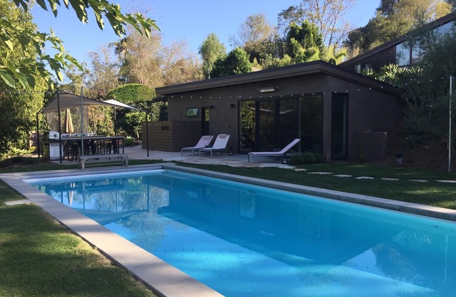 Cabaña Montecito con vistas a la montaña y piscina