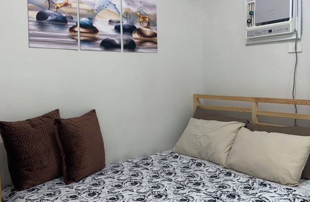 Most Affordable Home in The Heart of Makati - Fast Wifi and Great Amenities