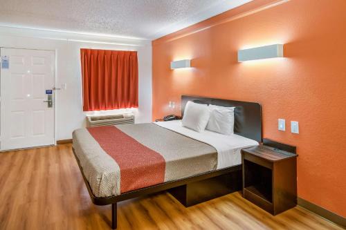 Motel 6-Euless, TX - DFW West
