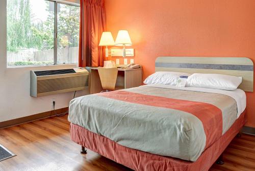 Motel 6-Portland, OR - Central