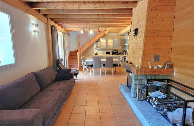 Casa con jardín amplio en un entorno tranquilo, 3 habitaciones, ideal para vacaciones en la montaña