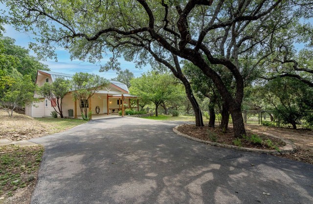 Tarifas de otoño / invierno $ 185- $ 195 por noche - En el CORAZÓN del TEXAS HILL COUNTRY