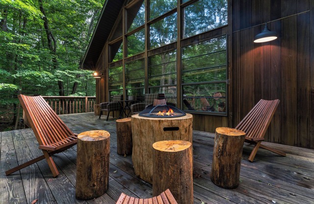 Mountain Cabin: Outdoor Pool & Lake Access, Sauna