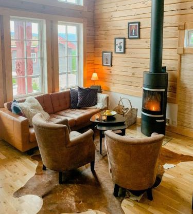 Mountain-Close Cabin With Panoramic View