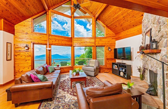 VISTAS PANORÁMICAS DE BLUE RIDGE MTNS & LAKE LURE - CERCA DE ASHEVILLE Y BLACK MTN