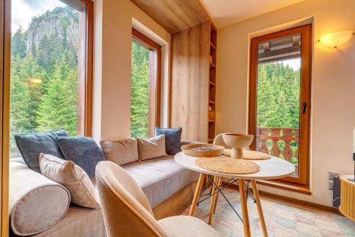 Mountain Luxe Studio