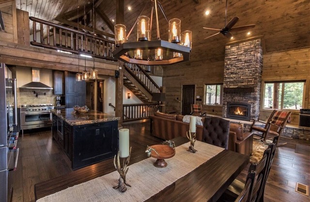 Mountain Top Luxury Retreat - Elegant Cabin Near Zion and Bryce