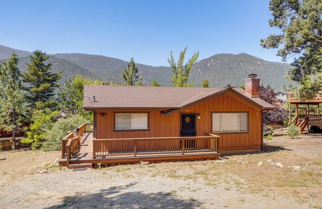 Mountain-View Haven w/ Deck in Pine Mountain Club
