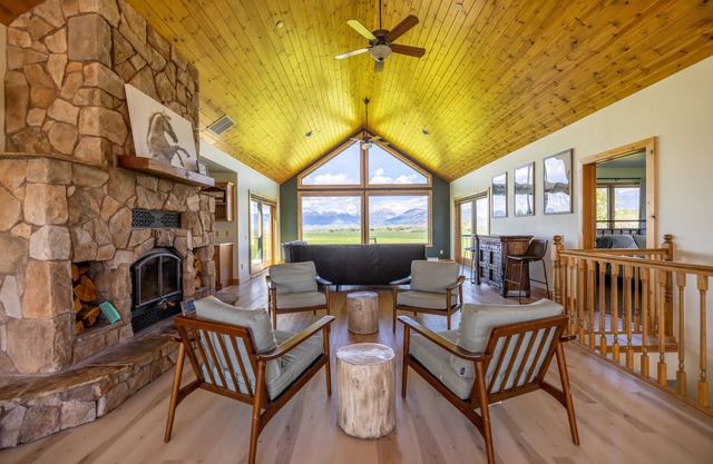 Mountain View Home w/Hot Tub - Close to Downtown!