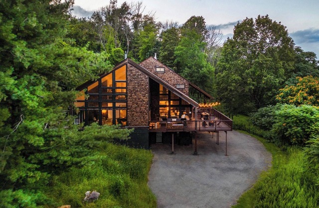Mountain View Retreat w/ Hot Tub, Theater, and Gym