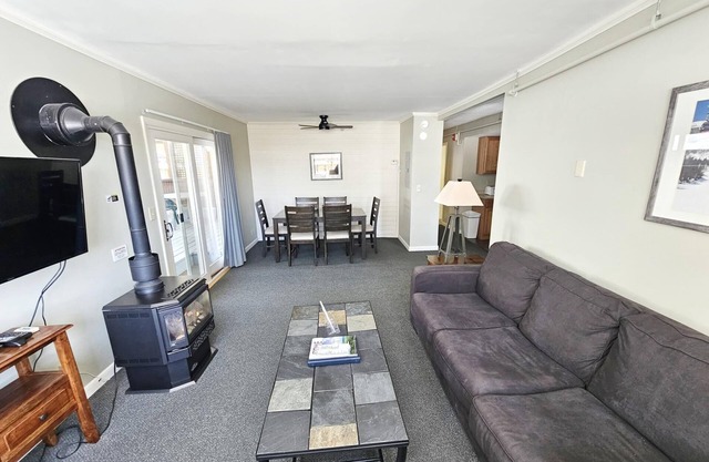 Mountainside Hideaway! Centrally Located 2BR Condo