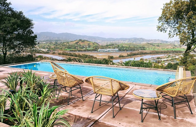 Mountaintop Onsen Retreat Studio w/ Pool, Swim Machine, Spa and Views!