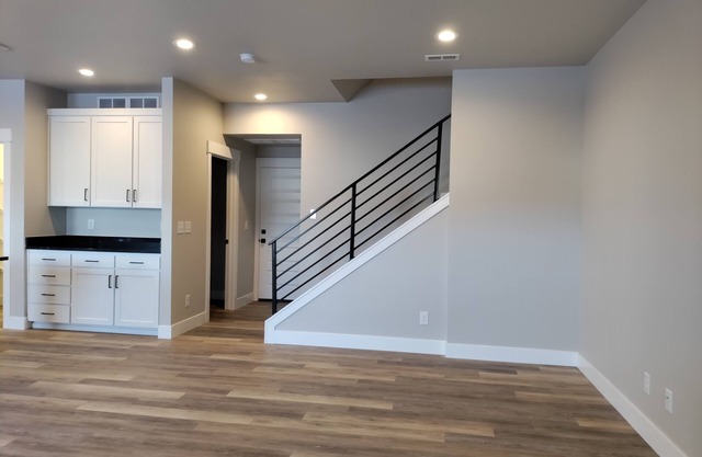 Moving to Idaho? New UNFURNISHED 3 B/2.5Ba 1800sqf