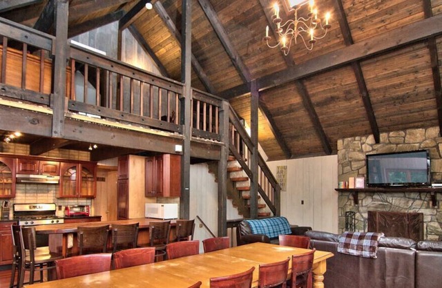Stream Side Mountain Lodge & Hot Tub, cerca de TODO: ¡se aceptan mascotas y familias!