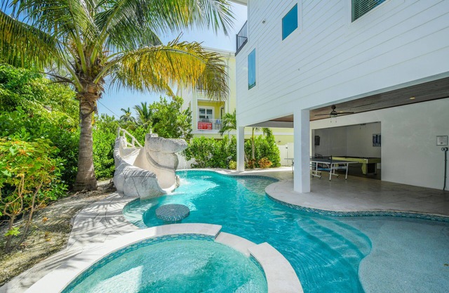 Island Sol - Nueve Habitaciones Casa, Capacidad 22