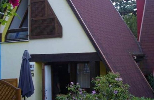 Casa tranquila, florido, con aire acondicionado, parking, terraza privada