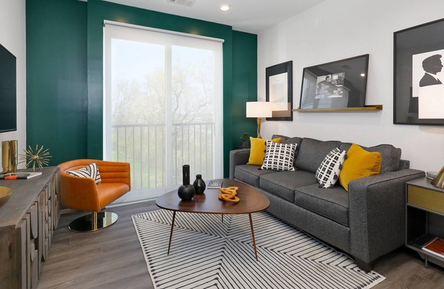 Muse | City-View Condo, rooftop lounge, gym, 10 min walk to downtown