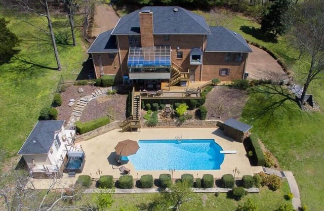 Music City Luxury Capacidad para 12 personas + Piscina, jacuzzi, sauna, tenis, 4 acres de veta escénica