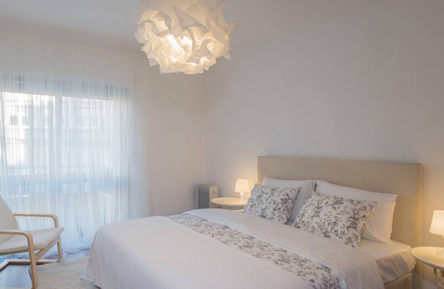 Music House Apt - 3 bedroom apt with free garage. Ideal for families