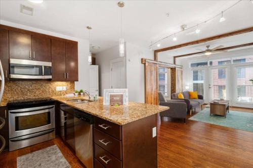 Music Town - Gorgeous Germantown Condo