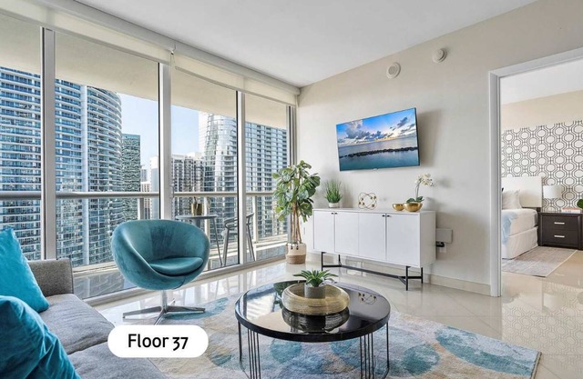 MVR - High-Rise Escape with Spa Access