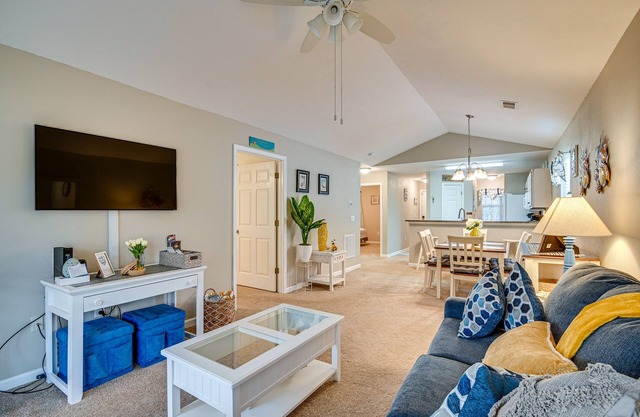 Myrtle Beach Golf Course Condo w/ Pool Access!