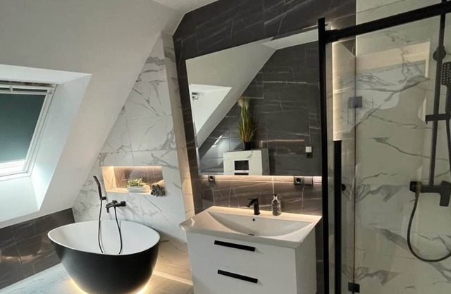 MYSTAY 92m2 Stylish and Bright Apartment with 3 Bedrooms