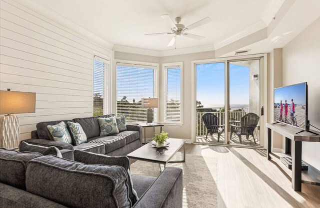 MyStay at SeaCrest 2313 | Ocean Views, Pools, Pool Bar Jim’s & Steps to Coligny