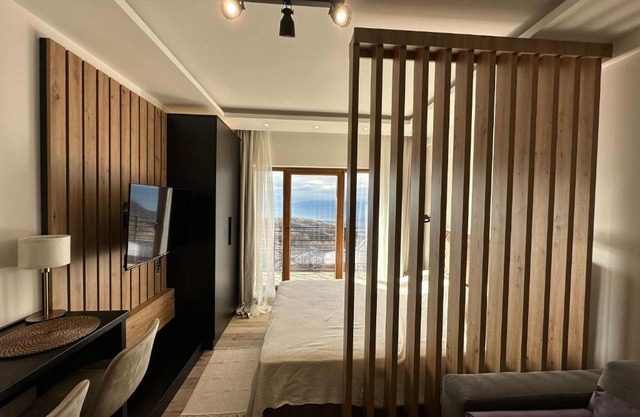 N Lux 81 - Milmari Resort