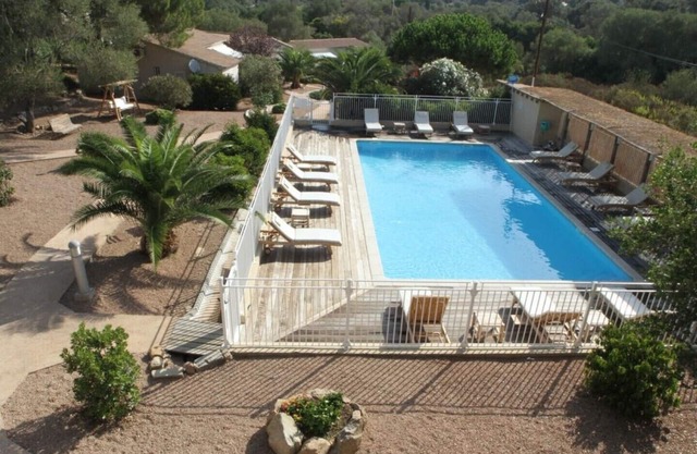 Nadine LUIGI ----------