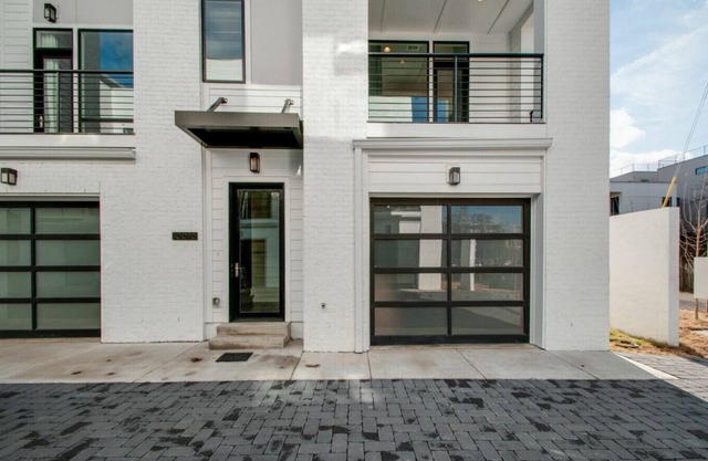 Nashville Dreams - Sleeps 16 - Two Rooftops with Downtown view!