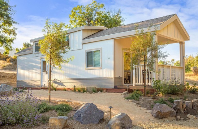 Native Falls Cabin (1BR Loft XL 18) - 1BR Loft XL Craftsman Cabin