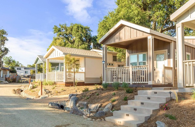 Native Falls Cabin (1BR Loft) - 1BR Loft Craftsman Cabin