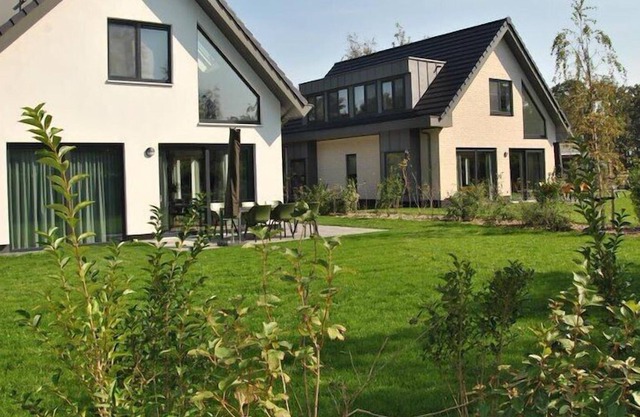 Nature villa park De BleekersvalleiYour own island on an island. You get this feeling, s