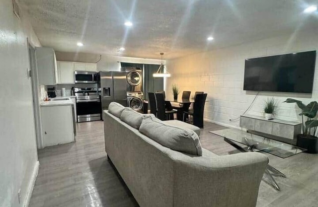 Near Fremont Apartment 3bed,Pet friendly, Parking