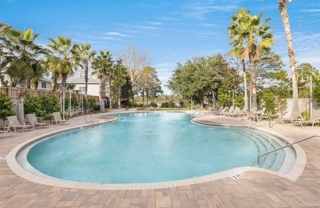 Near Rosemary-30A- 3 BR 2.5 bath, pool, lake, beach, bikes, shop, PET FRIENDLY