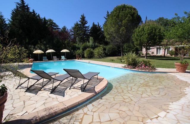 Saint-Rémy-de-Provence, villa con piscina, admite mascotas