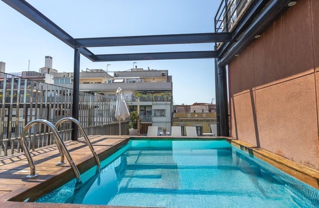 Cerca de la playa 3 habitaciones con piscina y balcón - 8 pax - WiFi gratis