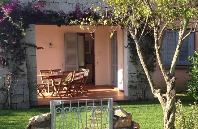 Cerca del mar - apartamento de tres habitaciones con gran jardín en el BORGO de Porto San Paolo