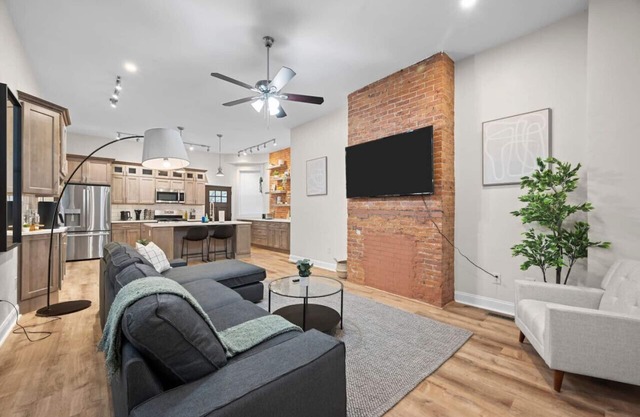 Games+Netflix+Free Parking+BBQ Near Bakery Square