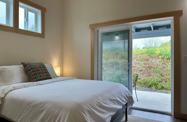 European Style Cottage in Oregon's Willamette Valley Wine Country - Cottage #3