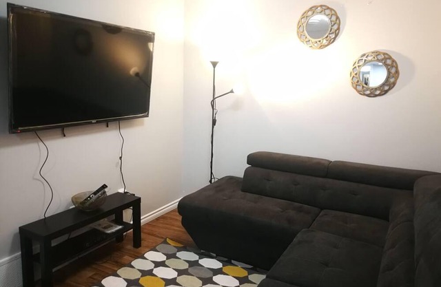 New! 1 bedroom basement suite with private entrance