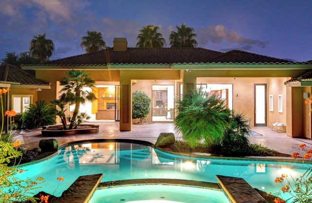 NEW: #1 VEGAS Luxurious Vacation VILLA Movie Theater +7min to Strip! ⭐️⭐️⭐️⭐️⭐️