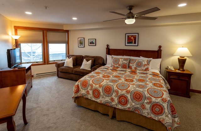NEW! 1307B - King Standard Eagle Springs West