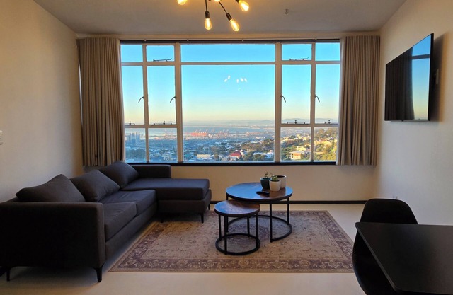 New 2-bedroom en-suit apartment in Cape Town, ideal for digital nomads
