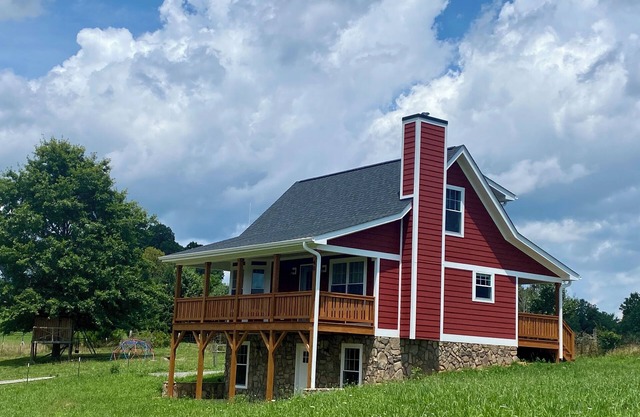 Shepherd's Lodge with 360 Views