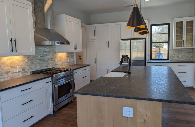 New 2023 Home, Cool Pool, 4Bed 3.5Bath, Patios, in great South Austin!
