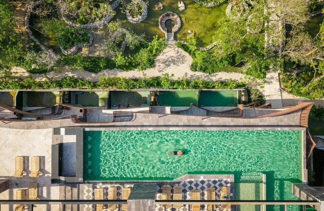 New 2Bdr unit step away from the Caribbean beaches