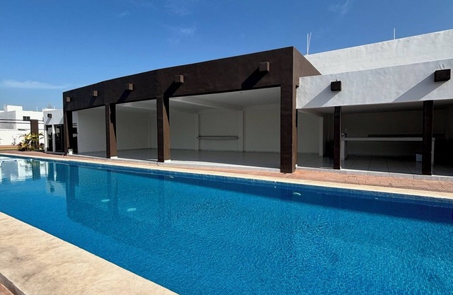 New 3-bedroom townhome w/ AC, WiFi, in Mazatlan. Fitness room, pool, club house