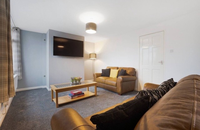 New! 3BR in Traynor Square